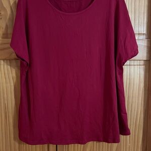 Women's Classic Crew Neck Short Sleeve Top - Burgundy